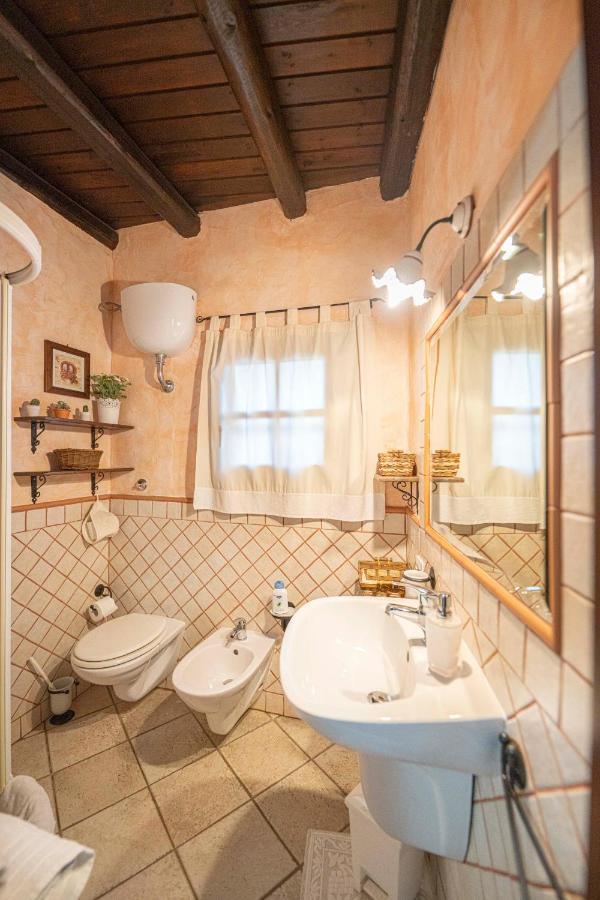 Sa Domu Sarda Suites - Bed & Breakfast Porto Columbu - Perd'E Sali Zewnętrze zdjęcie