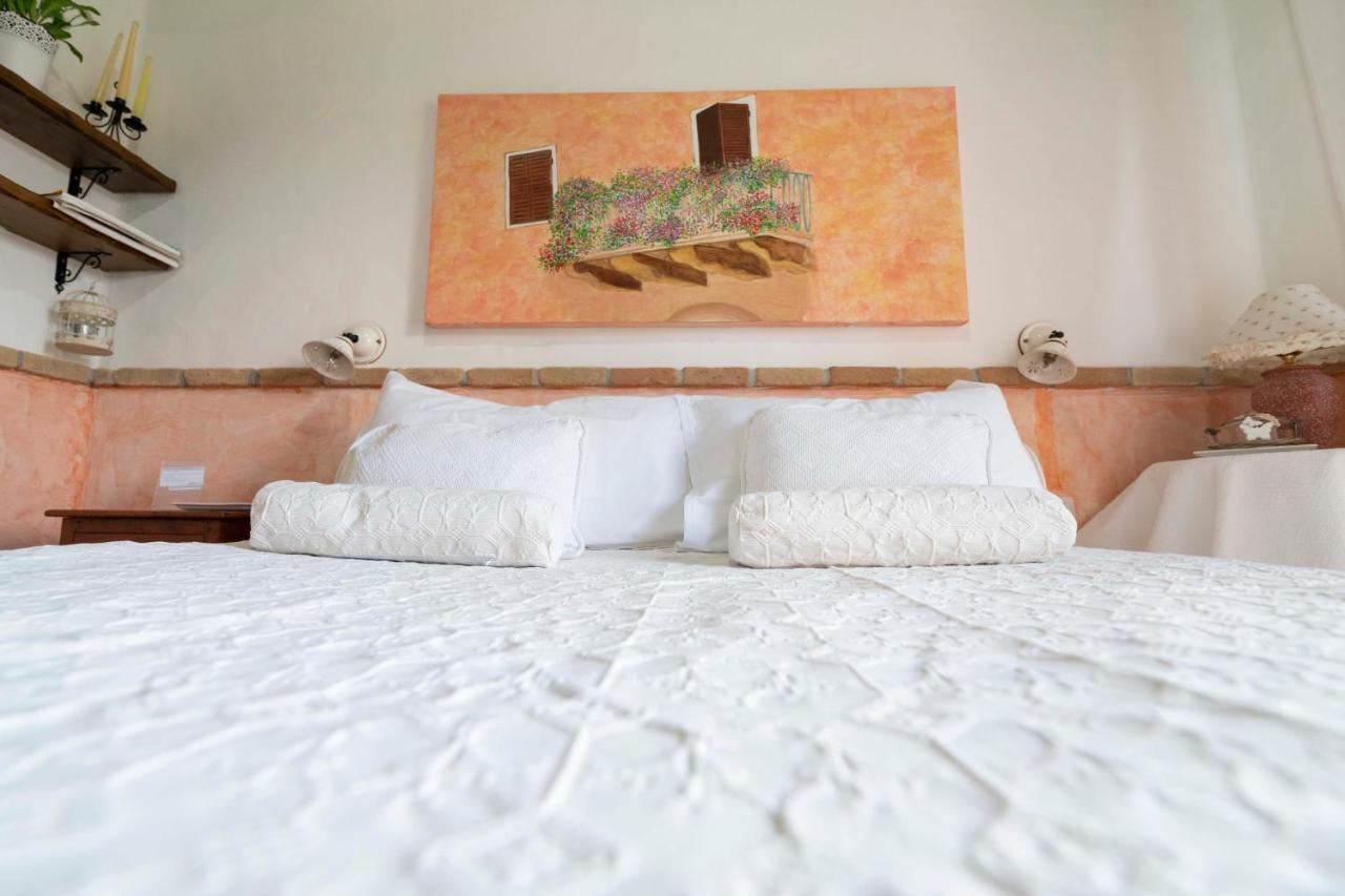 Sa Domu Sarda Suites - Bed & Breakfast Porto Columbu - Perd'E Sali Zewnętrze zdjęcie