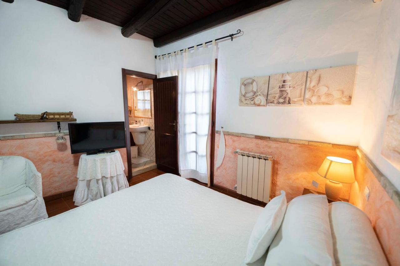 Sa Domu Sarda Suites - Bed & Breakfast Porto Columbu - Perd'E Sali Zewnętrze zdjęcie