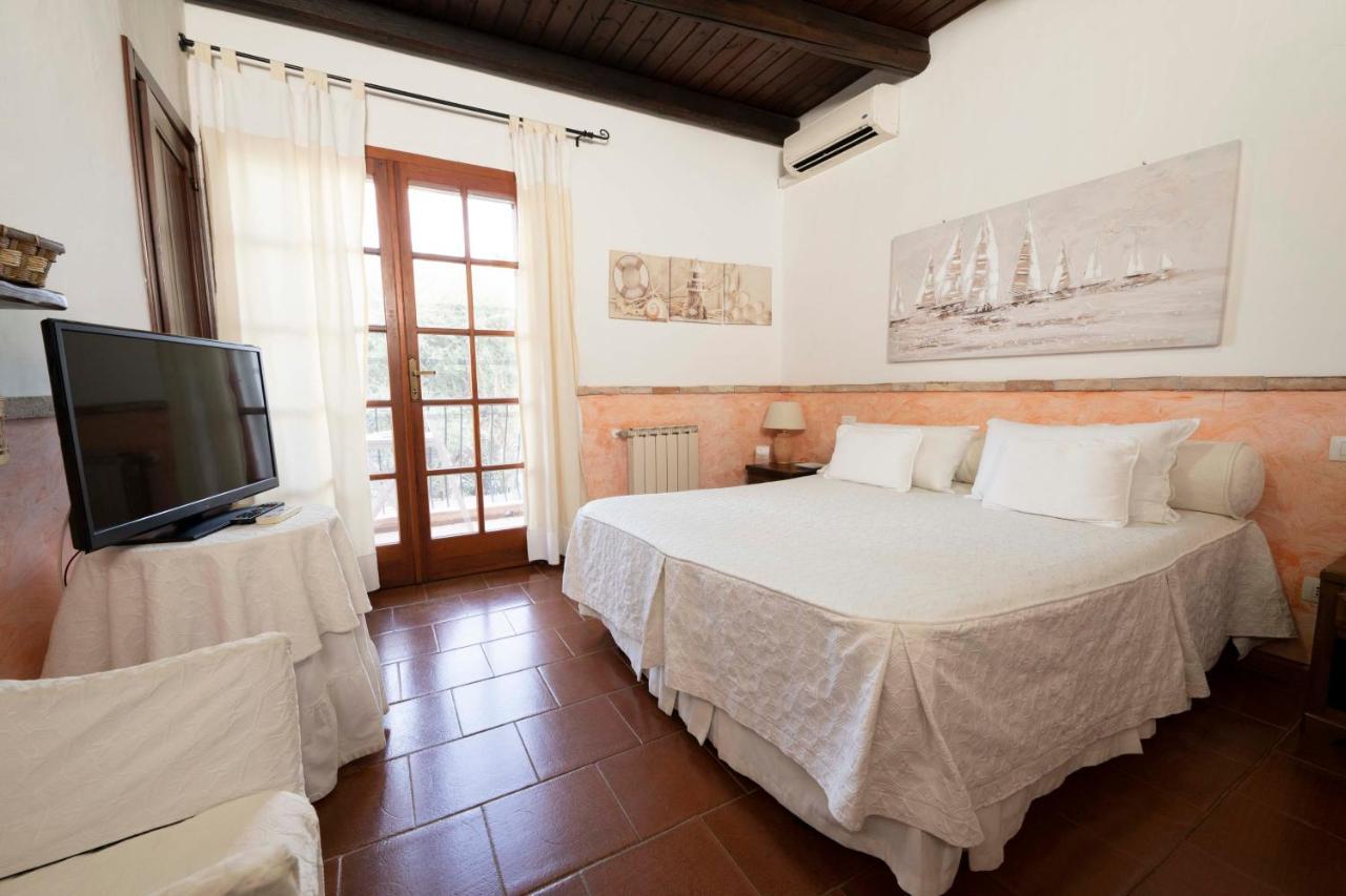 Sa Domu Sarda Suites - Bed & Breakfast Porto Columbu - Perd'E Sali Zewnętrze zdjęcie